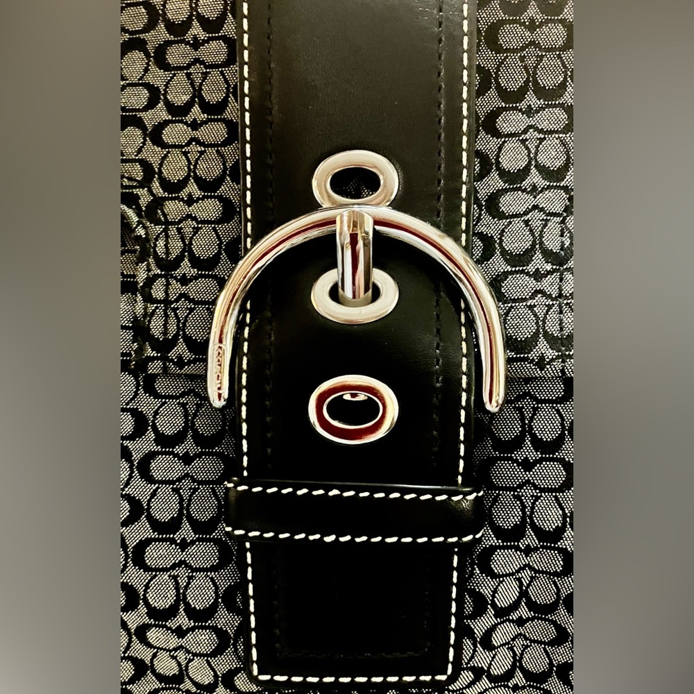Coach SoHo Black & Gray Signature mini C’s w/silver hardware like new condition - Picture 6 of 12